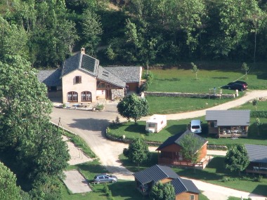 chalets et accueil chalets vus du causse